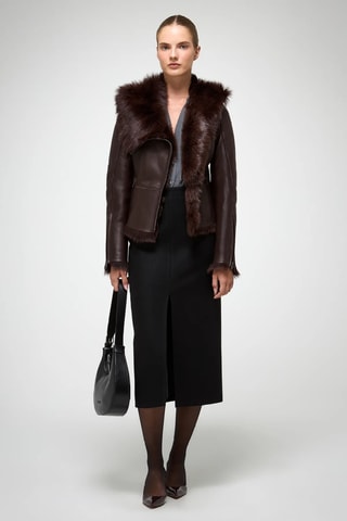 Casaco slim em shearling com capuz - Vermelho