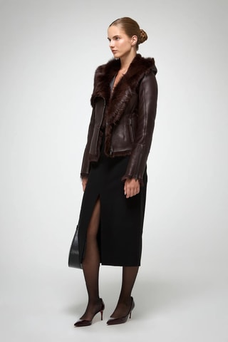 Casaco slim em shearling com capuz - Vermelho