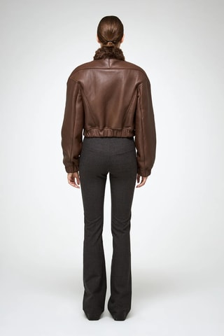 Casaco regular em shearling - Castanho