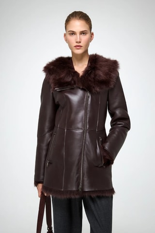 Sobretudo slim em shearling com capuz - Vermelho