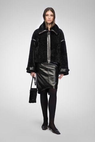 Casaco regular em shearling - Preto