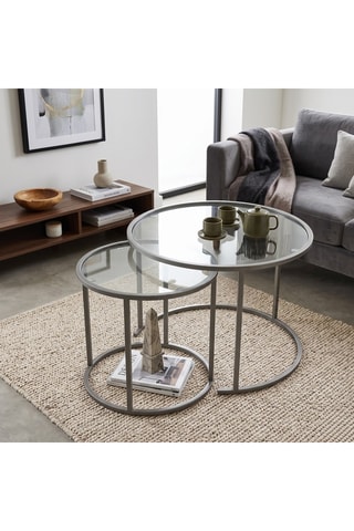 2 tables gigognes en verre - 60 x 60 x 43 cm/42 x 42 x 39 cm