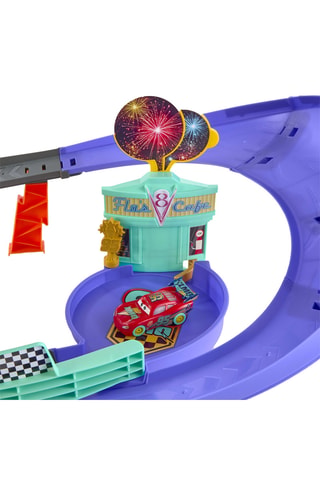 Set Piste Célébration Flash McQueen Race to Celebrate - 2-delig - Vanaf 4 Jaar