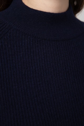 Jersey 100 % cachemir - Cuello alto. - Azul marino