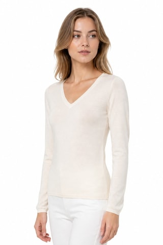 Jersey 35 % cachemir, 35 % seda y 30 % lana - Cuello de pico. - Beige