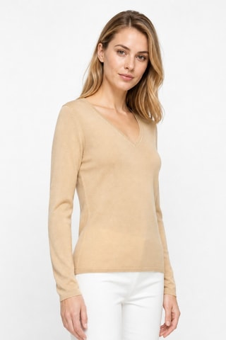 Jersey 35 % cachemir, 35 % seda y 30 % lana - Cuello de pico. - Nude