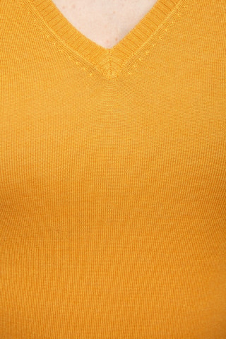 Jersey 35 % cachemir, 35 % seda y 30 % lana - Cuello de pico. - Naranja
