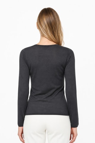 Jersey 35 % cachemir, 35 % seda y 30 % lana - Cuello de pico. - Antracita