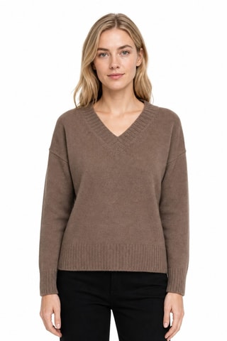 Jersey 77 % lana, 20 % cachemir y 3 % alpaca - Cuello de pico. - Camel