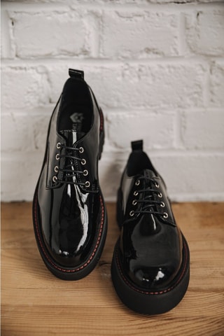 Derbys à talons en cuir verni Neve Varnish - Noir