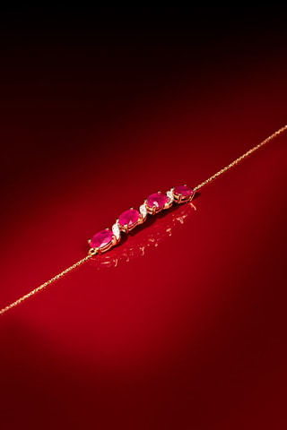 Pulsera Baru - Oro amarillo, diamantes naturales y rubí