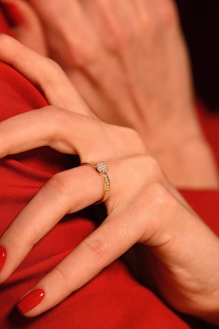 Anillo - 
Oro amarillo y diamantes
