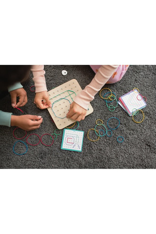 Géoplanche en bois - 69 pièces - Dès 4 ans