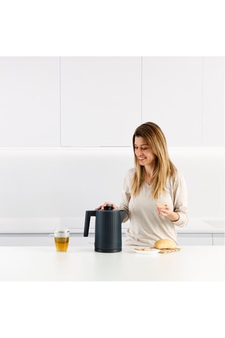 Bouilloire sans fil en plastique sans BPA - 1,7 l - 2200 W - Noir