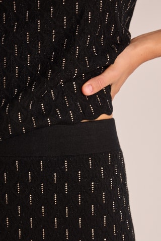 Midirok met hoge taille. Zwart